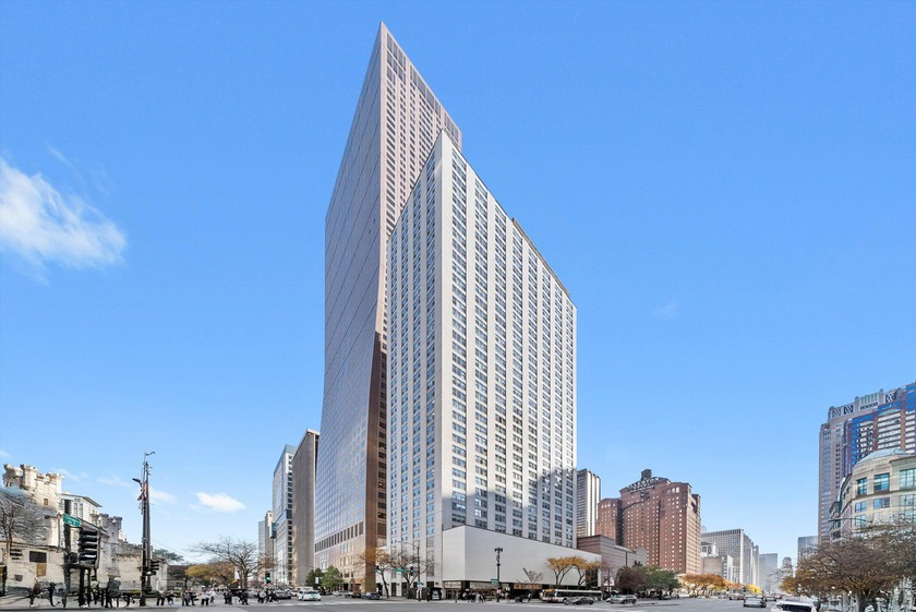 Enjoy breathtaking views of Michigan Avenue and Lake Michigan - Beach Condo for sale in Chicago, Illinois on Beachhouse.com