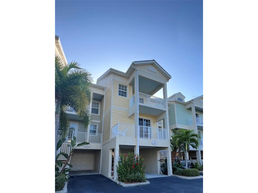 Beautiful 3/3 townhome, with amazing marina and water views - Beach Townhome/Townhouse for sale in Ruskin, Florida on Beachhouse.com