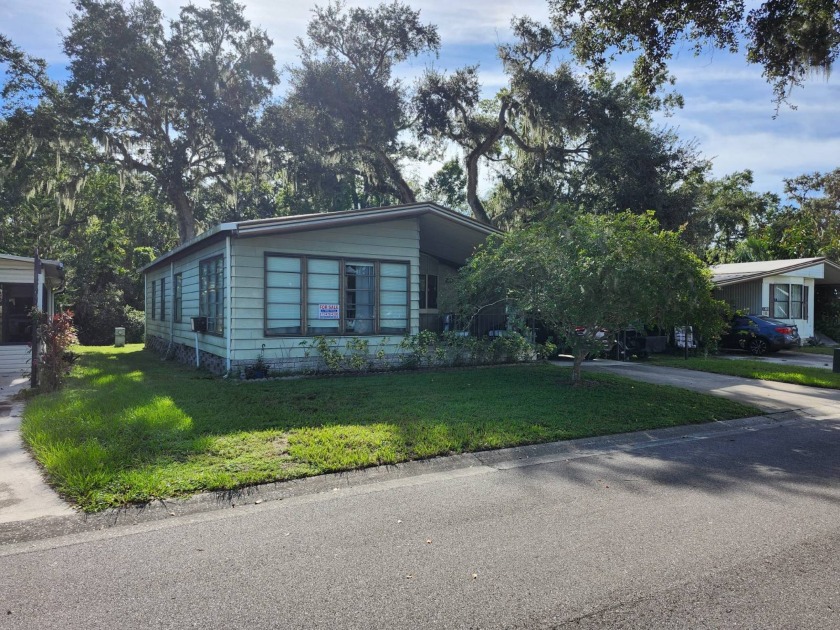 PRICE REDUCED/WATERFRONT/55+/2BD2BA/PLUS DEN/1092SQ/MANY - Beach Home for sale in Riverview, Florida on Beachhouse.com