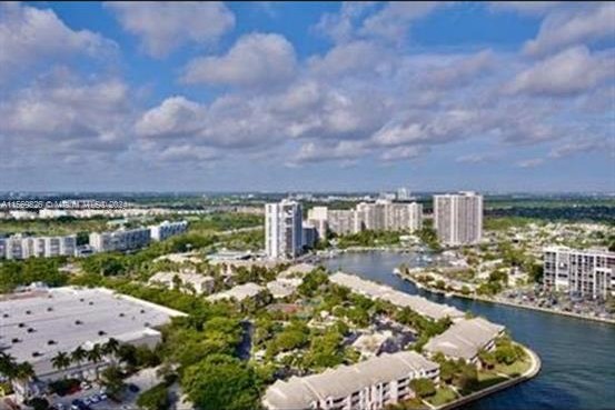 NO Rental Restriction Open For AIRBN & Short term - Beach Condo for sale in Hollywood, Florida on Beachhouse.com