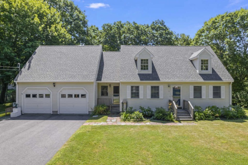 Are you looking to be close to both Harbor Beach & Long Sands? - Beach Home for sale in York, Maine on Beachhouse.com