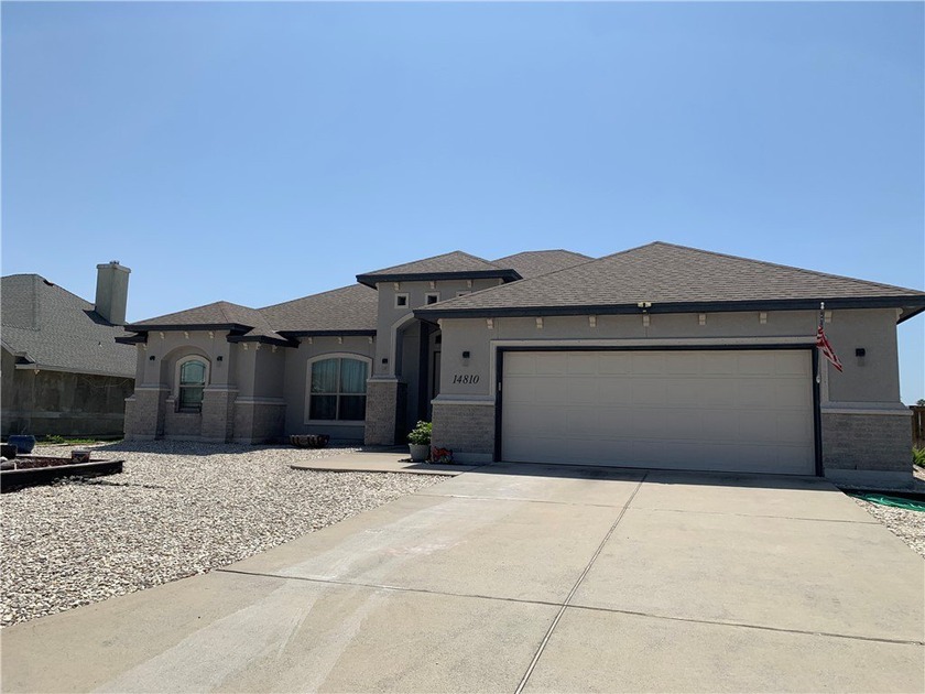 This beautiful 4 bedroom, 2 and 1/2 bath home with large open - Beach Home for sale in Corpus Christi, Texas on Beachhouse.com