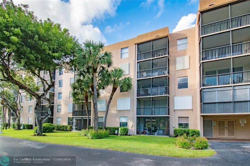 Clean and charming, this exceptional two bedroom two bath unit - Beach Condo for sale in Boca Raton, Florida on Beachhouse.com