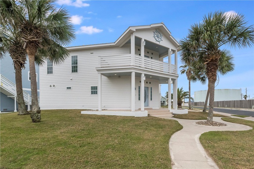 Come see this beach house in Island Park Estates! Recently - Beach Home for sale in Corpus Christi, Texas on Beachhouse.com