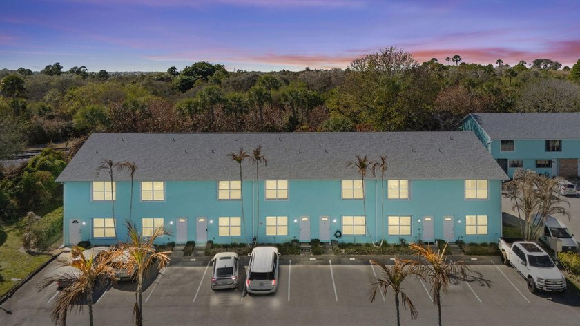This lovely and refreshed townhome is the epitome of the perfect - Beach Townhome/Townhouse for sale in Jensen Beach, Florida on Beachhouse.com