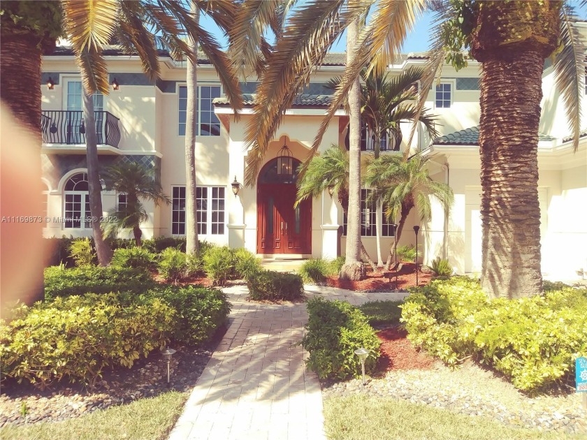 Elegant and gorgeous waterfront 2 story, 6 bed, 7,5 bath Estate - Beach Home for sale in Fort Lauderdale, Florida on Beachhouse.com