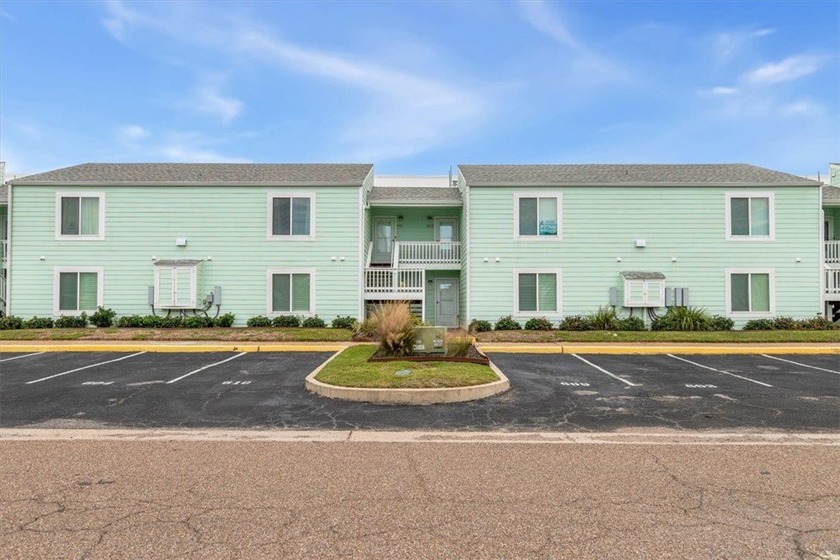 Waterfront Living at Key Allegro! This beautifully updated - Beach Condo for sale in Rockport, Texas on Beachhouse.com