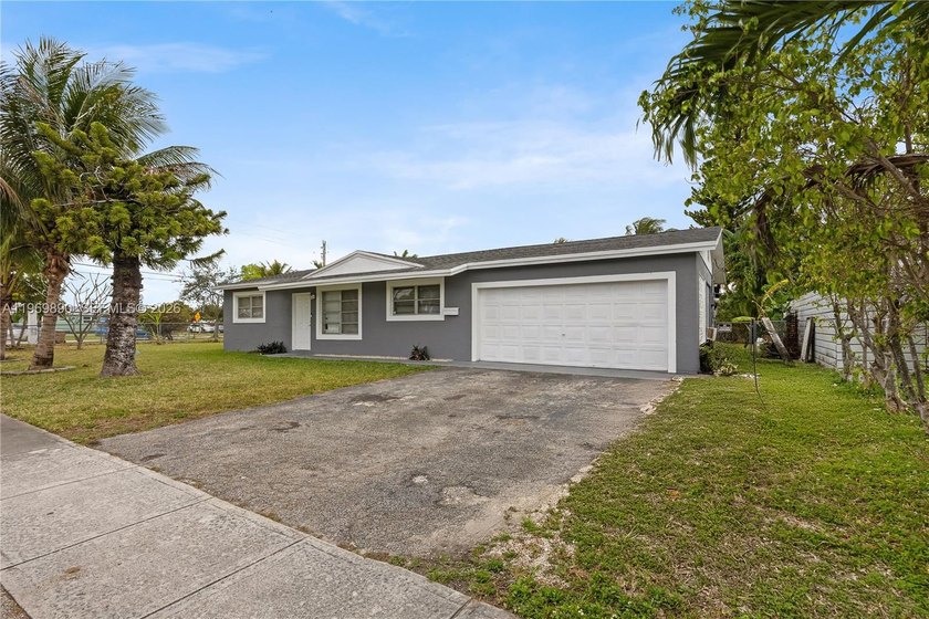 charming Deerfield Beach residence that blends comfort - Beach Home for sale in Deerfield Beach, Florida on Beachhouse.com