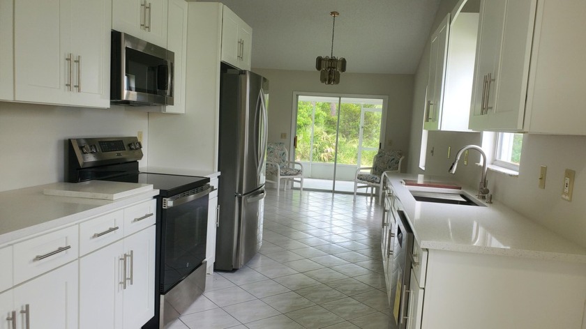 Location!! Hidden Gem. Well Priced Single Family w/ a 2 car - Beach Home for sale in Stuart, Florida on Beachhouse.com