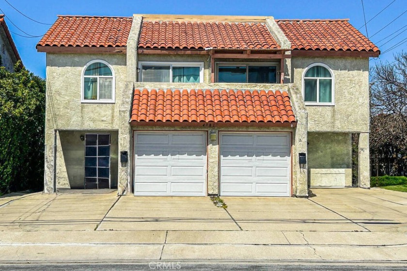 Here's your perfect opportunity to start your real estate - Beach Townhome/Townhouse for sale in Huntington Beach, California on Beachhouse.com
