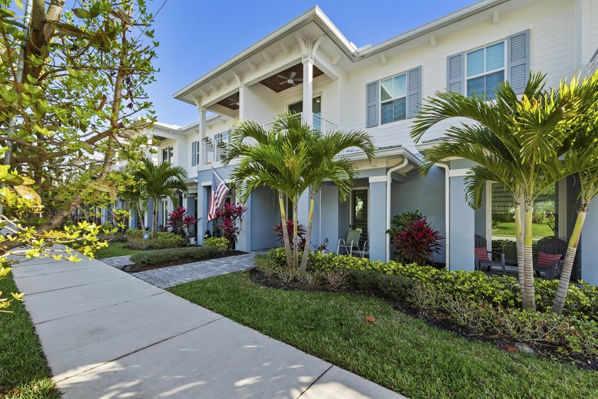 NEW, LUXURIOUS TOWNHOME WITH PRIVATE, DEEDED BOAT DOCK! Discover - Beach Townhome/Townhouse for sale in Stuart, Florida on Beachhouse.com
