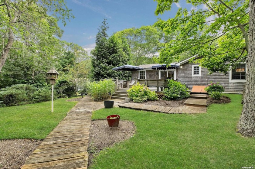 Charming and Inviting Beach Cottage with Winter Water Views - Beach Home for sale in Cutchogue, New York on Beachhouse.com