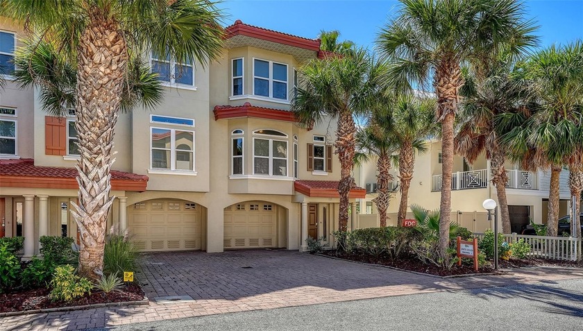 Wonderful Gulf-to-Bay complex on Anna Maria Island. Furnished - Beach Townhome/Townhouse for sale in Bradenton Beach, Florida on Beachhouse.com