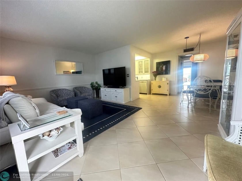 Wait until you see this gorgeous 1 bedrm, 1.5 bath condo w/a - Beach Condo for sale in Deerfield Beach, Florida on Beachhouse.com