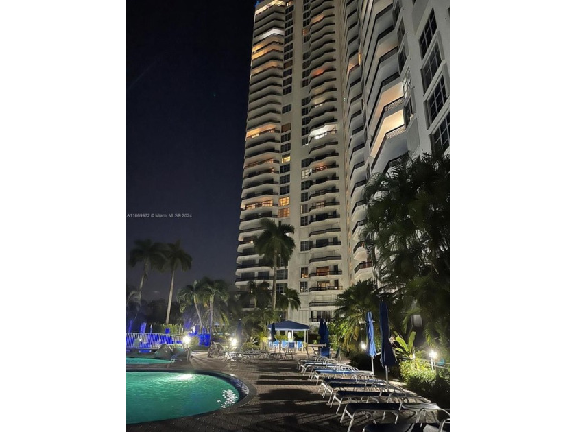 Espectacular unit with in Mysticf Pointe Tower 500. Corner 3 - Beach Condo for sale in Aventura, Florida on Beachhouse.com