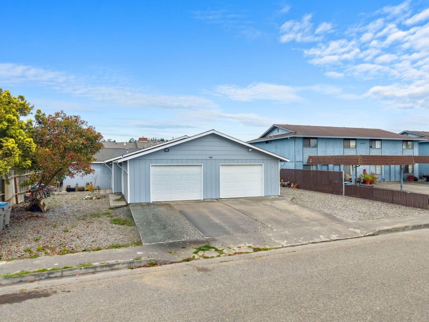 Welcome to 1009 Loni Drive, a well-maintained duplex located in - Beach Home for sale in Fortuna, California on Beachhouse.com