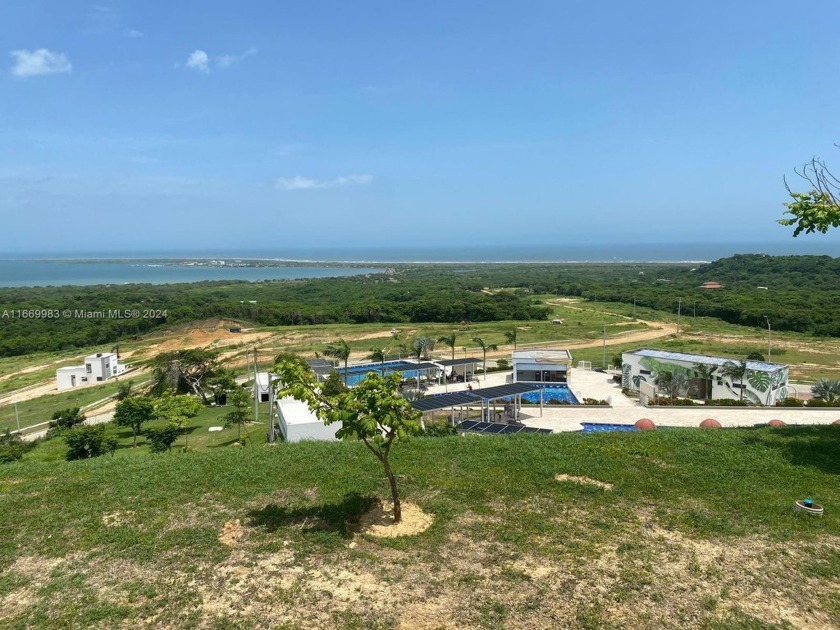 Espectacular lote de 284 m2 situado en un exclusivo club - Beach Lot for sale in , FL on Beachhouse.com