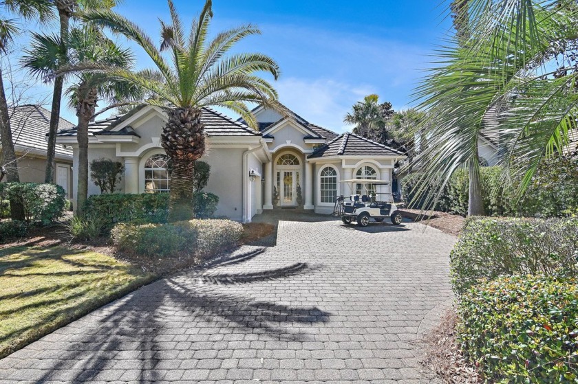 FULLY FURNISHED INCLUDING GOLF CART! Absolutely spotless 3 - Beach Home for sale in Destin, Florida on Beachhouse.com
