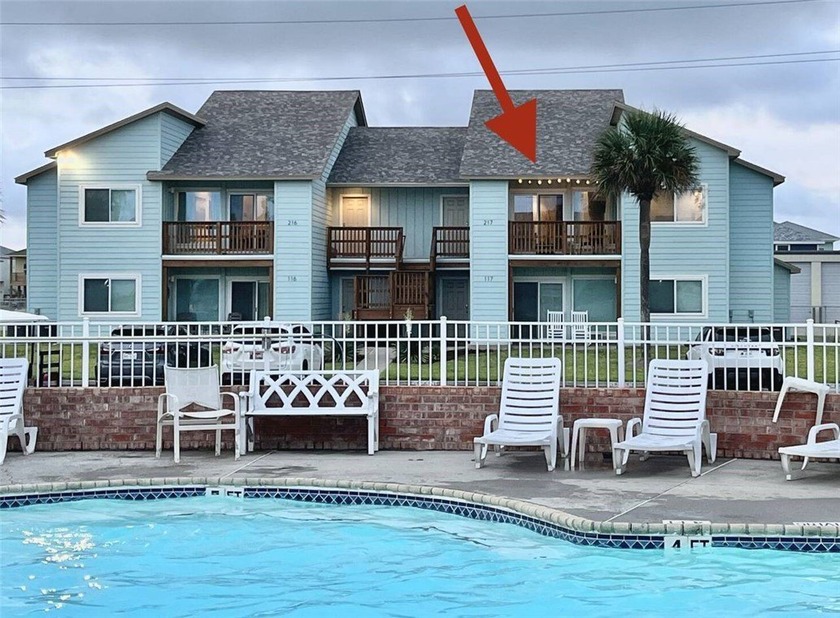 Beautiful updated 2-bedroom 1 bath condo directly in front of - Beach Condo for sale in Port Aransas, Texas on Beachhouse.com