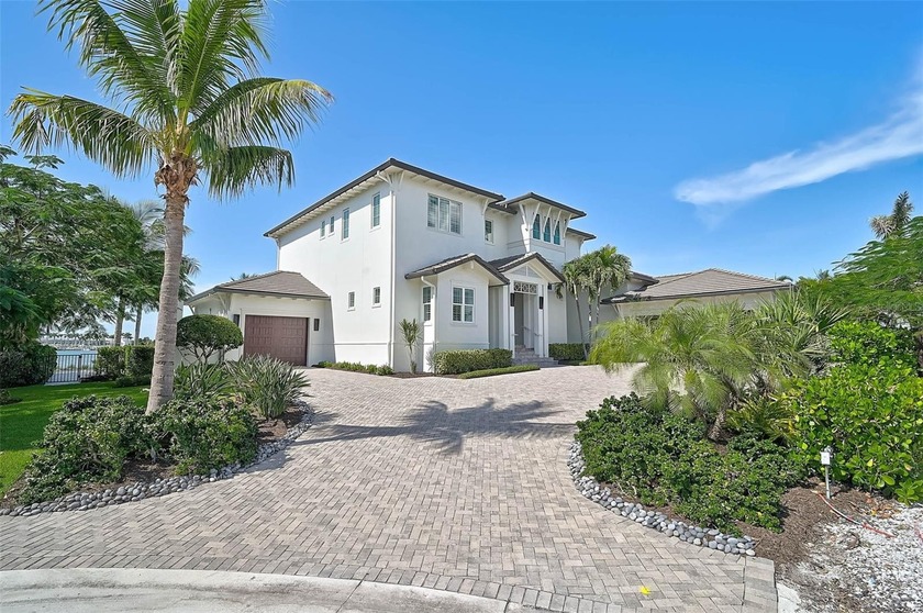Breathtaking Bayfront Estate on Bird Key | 5 Bedrooms | 5.5 - Beach Home for sale in Sarasota, Florida on Beachhouse.com