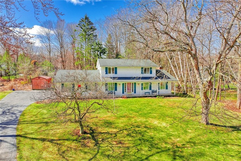 PRIDE OF OWNERSHIP! IMMACULATE & UPDATED THRU-OUT! LOVINGLY - Beach Home for sale in Webster, New York on Beachhouse.com