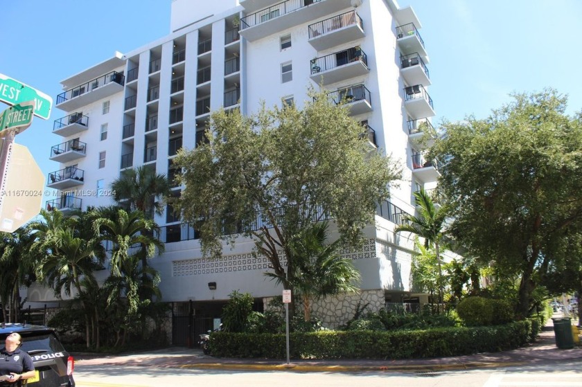 Pet-friendly building located in a highly walkable area. Just - Beach Condo for sale in Miami Beach, Florida on Beachhouse.com