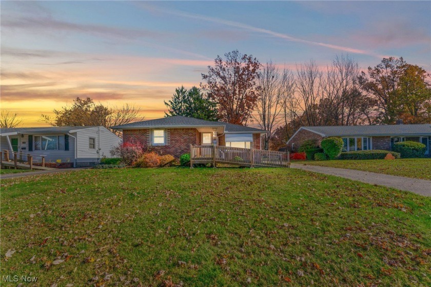 WELCOME HOME to this completely furnished, beautifully decorated - Beach Home for sale in Lorain, Ohio on Beachhouse.com