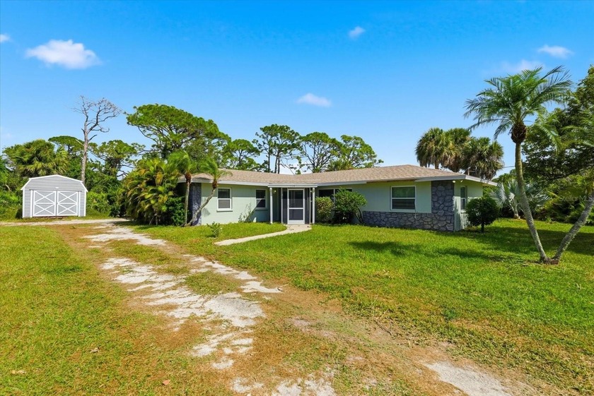 Investor Opportunity with Gulf Access | 229 Stratford Road - Beach Home for sale in Englewood, Florida on Beachhouse.com