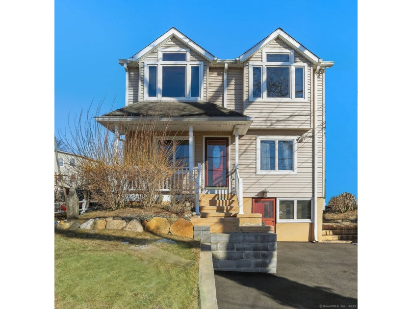 Totally Renovated. Over looking the Greenwich golf course and - Beach Home for sale in Stamford, Connecticut on Beachhouse.com