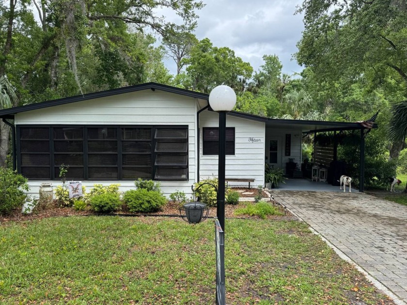 Beautifully decorated home in The Falls, a premier 55+ - Beach Home for sale in Ormond Beach, Florida on Beachhouse.com