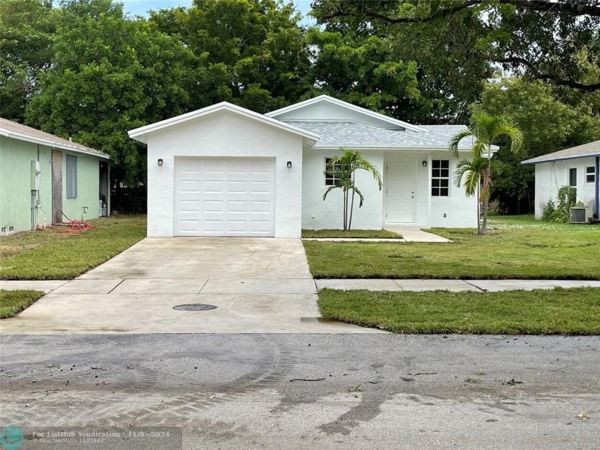 Freshly remodeled 4 bedroom home with new roof private large - Beach Home for sale in Pompano Beach, Florida on Beachhouse.com