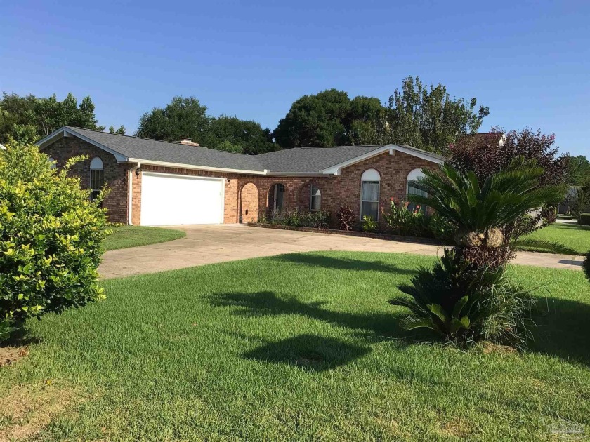 Beautifully updated 4-bedroom,3-bath ranch style home in Lake - Beach Home for sale in Pensacola, Florida on Beachhouse.com