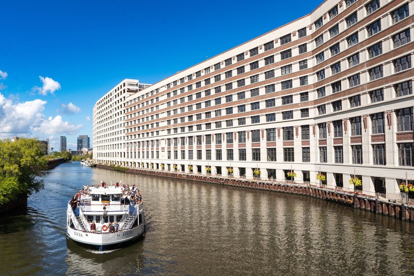 Rarely available river-facing 2BR/2BA with W/SW exposure in the - Beach Condo for sale in Chicago, Illinois on Beachhouse.com