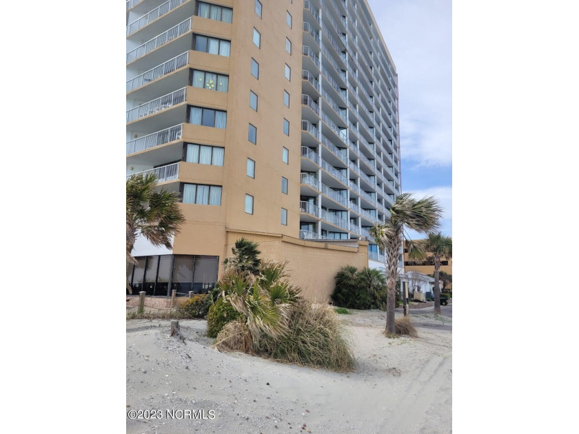 It's time to live YOUR best life! This intimate efficiency has - Beach Condo for sale in Myrtle Beach, South Carolina on Beachhouse.com