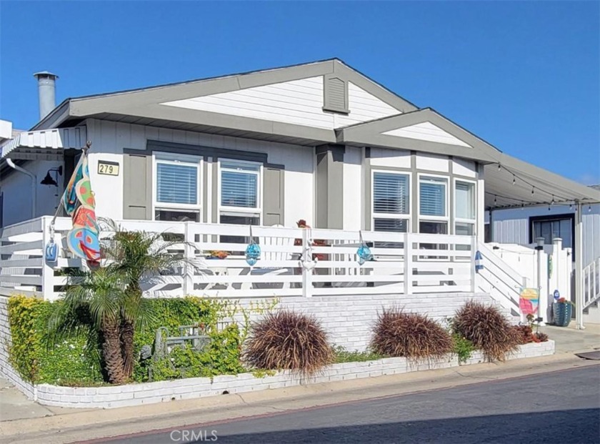 Across the street from the OCEAN!!! Upgraded and Remodeled!!! - Beach Home for sale in Huntington Beach, California on Beachhouse.com