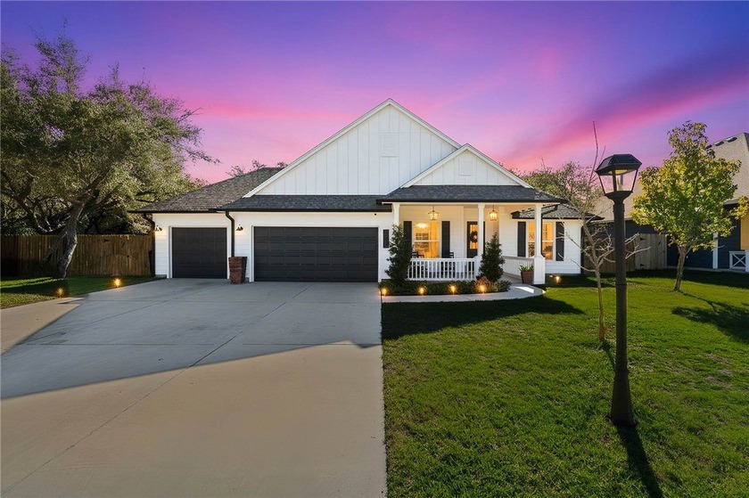 This thoughtfully designed 4-bedroom, 3-bath home in the - Beach Home for sale in Rockport, Texas on Beachhouse.com