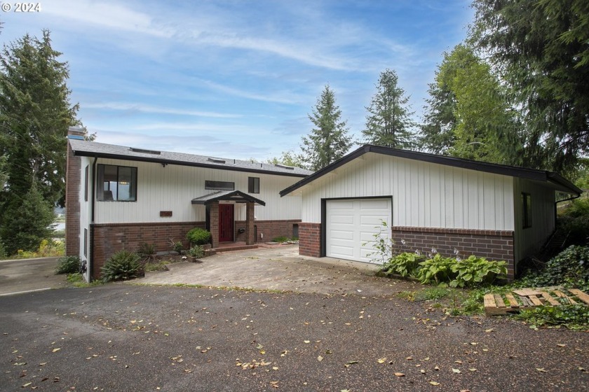 Lovely as can be, private location on a quiet street with - Beach Home for sale in Nehalem, Oregon on Beachhouse.com