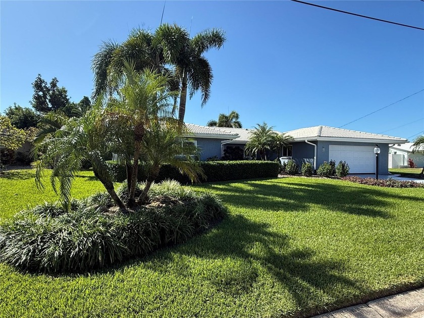 New Price ~ Siesta Key ~ Siesta Isles Neighborhood ~ 123' - Beach Home for sale in Sarasota, Florida on Beachhouse.com
