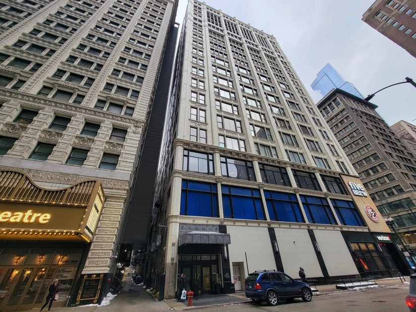 Rarely available and exceptional condo in the heart of the city - Beach Condo for sale in Chicago, Illinois on Beachhouse.com