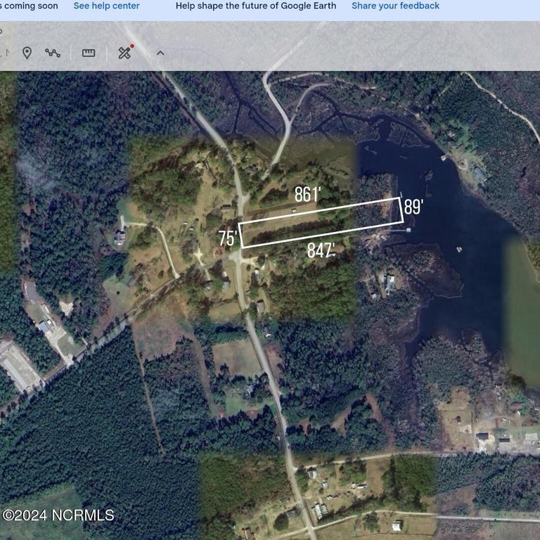 Beautiful Waterfront lot with 89' on the Hancocks Creek.  This - Beach Lot for sale in Smyrna, North Carolina on Beachhouse.com