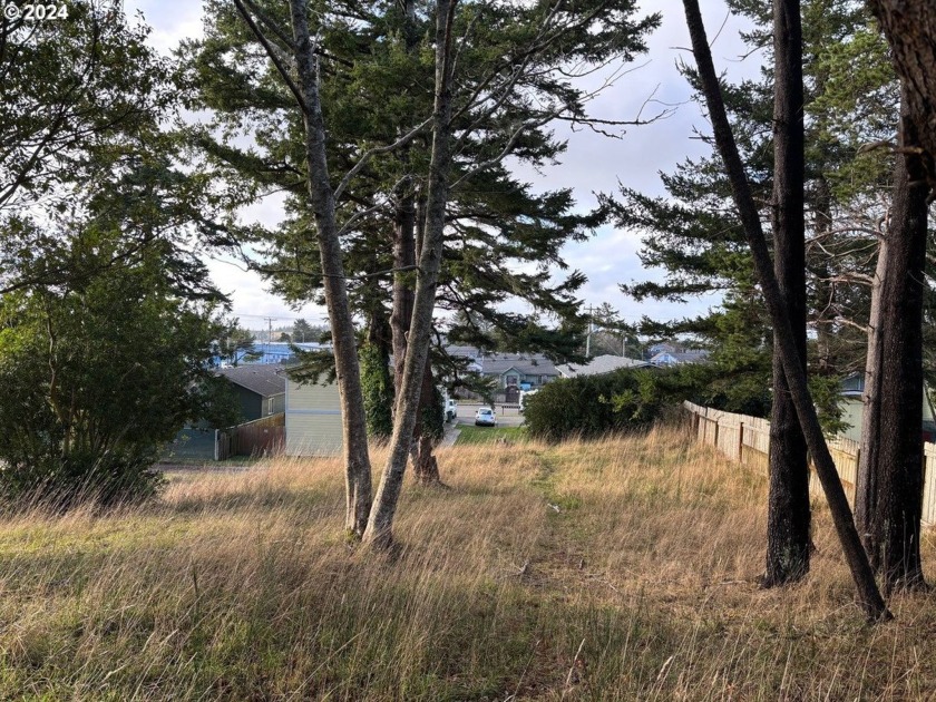 Great opportunity for vacant land! This property is conveniently - Beach Lot for sale in Coos Bay, Oregon on Beachhouse.com