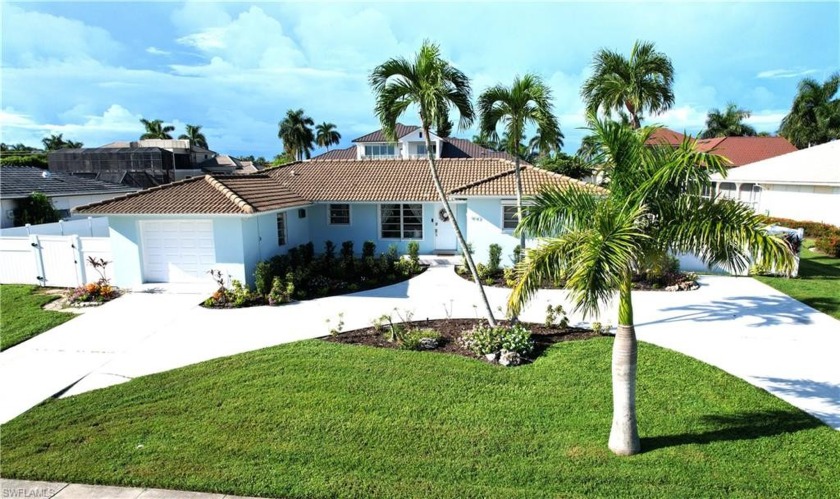 Best priced DIRECT ACCESS, Southwest facing home on Marco!! This - Beach Home for sale in Marco Island, Florida on Beachhouse.com