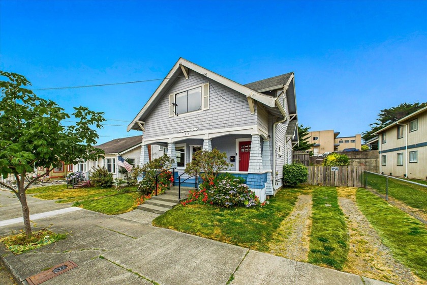 OPEN HOUSE Sunday, 12.7, 12-2 PM! Charming, well kept, spacious - Beach Home for sale in Eureka, California on Beachhouse.com