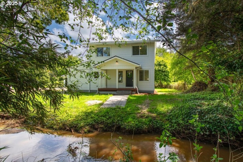 Beautifully remodeled beach farmhouse on 1 private acre with - Beach Home for sale in Seaview, Washington on Beachhouse.com