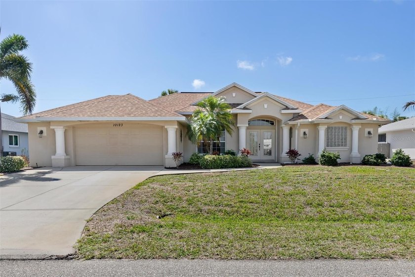 Beautiful, well-maintained, light and bright one-owner custom - Beach Home for sale in Englewood, Florida on Beachhouse.com