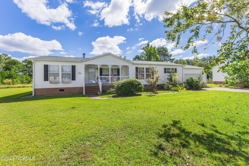 This charming R-Anell home is located at the end of a cul-de-sac - Beach Home for sale in Calabash, North Carolina on Beachhouse.com