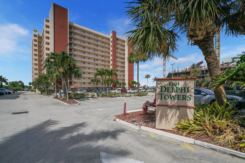 SELLER FINANCING AVAILABLE! WOW! Fantastic investment- rent - Beach Condo for sale in Pompano Beach, Florida on Beachhouse.com