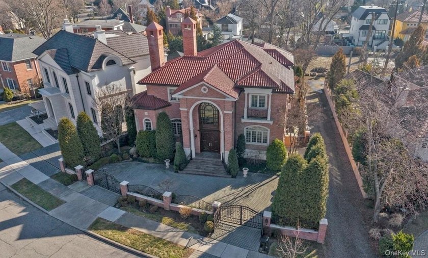 Located in the Prestigious Enclave of Malba, this Extraordinary - Beach Home for sale in Malba, New York on Beachhouse.com