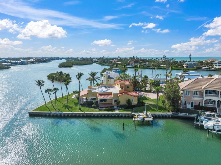 If you are looking for the ultimate in bayside waterfront living - Beach Home for sale in Nokomis, Florida on Beachhouse.com