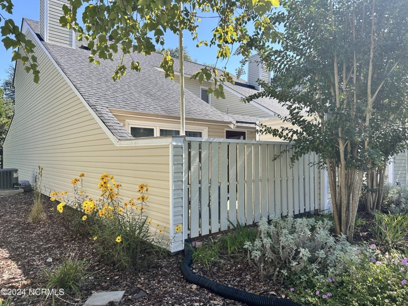 Welcome to this charming three-bedroom townhouse in the - Beach Townhome/Townhouse for sale in New Bern, North Carolina on Beachhouse.com